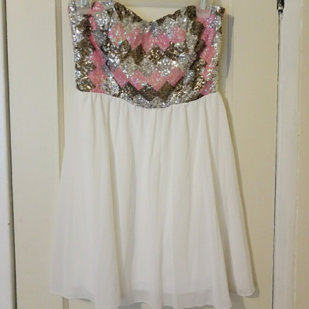 Strapless short dress